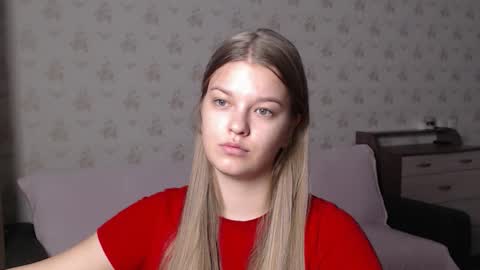 Snapshot of emysway chatting on 11/08/25, 02:12 EmySway online show from 11/08/25, 02:12