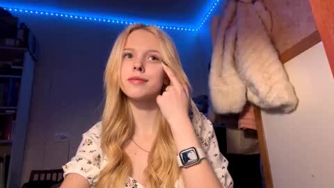 Snapshot of enasmelko chatting on 12/05/25, 04:25 Amelia online show from 12/05/25, 04:25