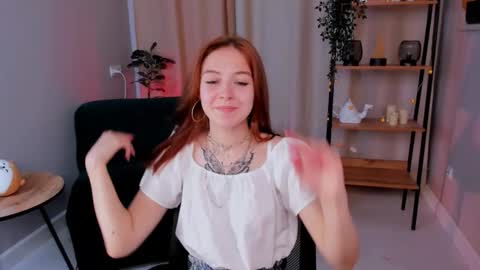 Snapshot of enchanted_bella chatting on 10/16/25, 01:56 enchanted_bella online show from 10/16/25, 01:56