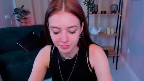 Snapshot of enchanted_bella chatting on 10/17/25, 01:35 enchanted_bella online show from 10/17/25, 01:35