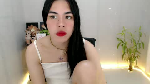 enchantress_mia03 online show from 06/24/26, 08:02