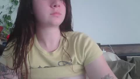 Snapshot of endlesslyevie chatting on 01/05/25, 11:33 endlessly evie online show from 01/05/25, 11:33