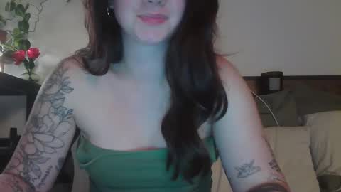 Snapshot of endlesslyevie chatting on 01/17/25, 05:21 endlessly evie online show from 01/17/25, 05:21