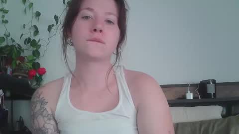 Snapshot of endlesslyevie chatting on 01/28/25, 12:26 endlessly evie online show from 01/28/25, 12:26