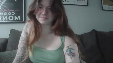 Snapshot of endlesslyevie chatting on 09/19/25, 09:48 endlessly evie online show from 09/19/25, 09:48