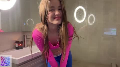 Mia online show from 02/07/25, 09:04