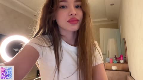 Mia online show from 09/12/25, 11:37