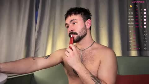 Snapshot of enen_glo chatting on 10/31/25, 02:29 Enen online show from 10/31/25, 02:29