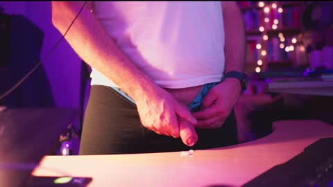 uk online show from 12/19/24, 01:39