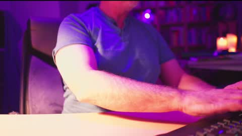 uk online show from 01/01/25, 01:26