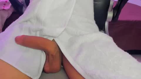 Snapshot of engel20042001 chatting on 12/14/24, 04:09 engel20042001 online show from 12/14/24, 04:09