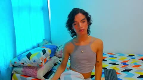 Snapshot of engel20042001 chatting on 12/19/24, 04:46 engel20042001 online show from 12/19/24, 04:46