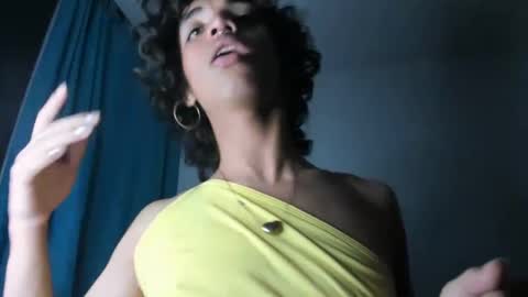 Snapshot of engel20042001 chatting on 01/10/25, 12:49 engel20042001 online show from 01/10/25, 12:49