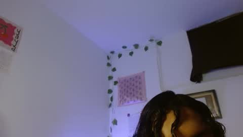 Snapshot of engel20042001 chatting on 10/12/25, 02:27 engel20042001 online show from 10/12/25, 02:27