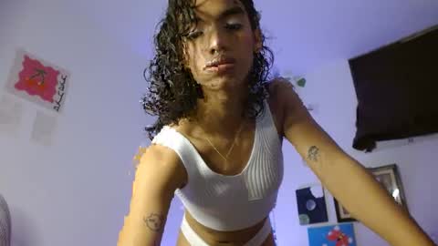 Snapshot of engel20042001 chatting on 10/13/25, 12:38 engel20042001 online show from 10/13/25, 12:38