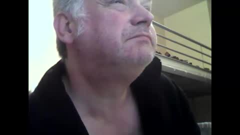 englishguysurrey online show from 10/15/25, 06:02