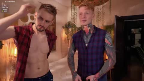 Snapshot of enjohnny chatting on 10/27/25, 05:39 Johnny online show from 10/27/25, 05:39