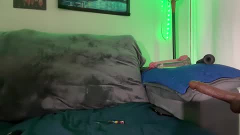 Snapshot of enjoythetrip chatting on 09/20/25, 06:25 Luke online show from 09/20/25, 06:25