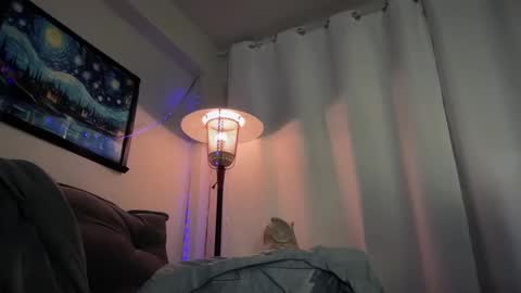 Snapshot of enjoythetrip chatting on 09/26/25, 07:12 Luke online show from 09/26/25, 07:12