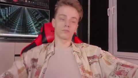 Snapshot of enkeer chatting on 10/27/25, 08:57 Enker online show from 10/27/25, 08:57