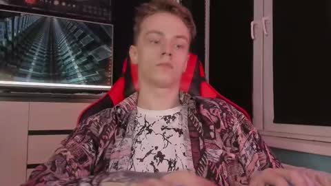 Snapshot of enkeer chatting on 10/29/25, 12:46 Enker online show from 10/29/25, 12:46