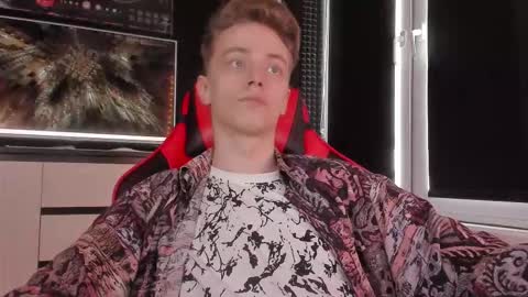 Snapshot of enkeer chatting on 11/03/25, 10:05 Enker online show from 11/03/25, 10:05