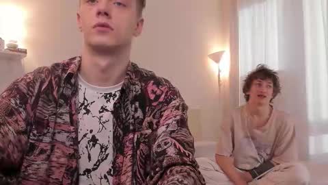 Snapshot of enkeer chatting on 11/04/25, 11:42 Enker online show from 11/04/25, 11:42