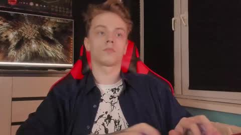 Snapshot of enkeer chatting on 11/25/25, 02:33 Enker online show from 11/25/25, 02:33