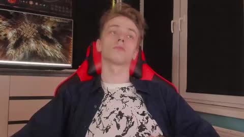 Snapshot of enkeer chatting on 12/14/25, 10:03 Enker online show from 12/14/25, 10:03