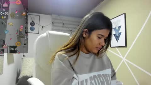 Enma clark online show from 11/10/25, 02:32