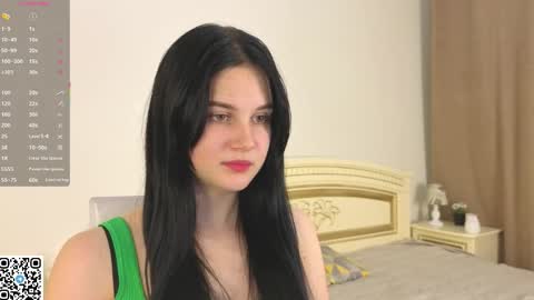 Snapshot of enricaelis chatting on 10/25/25, 08:14 Sani online show from 10/25/25, 08:14