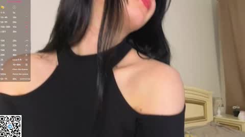 Snapshot of enricaelis chatting on 10/28/25, 08:22 Sani online show from 10/28/25, 08:22