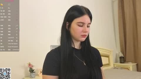 Snapshot of enricaelis chatting on 11/11/25, 08:09 Sani online show from 11/11/25, 08:09