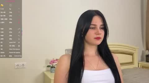 Snapshot of enricaelis chatting on 11/16/25, 07:52 Sani online show from 11/16/25, 07:52