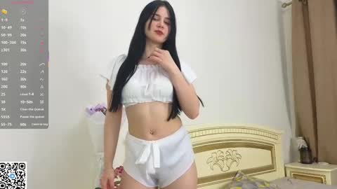 Snapshot of enricaelis chatting on 11/23/25, 07:57 Sani online show from 11/23/25, 07:57