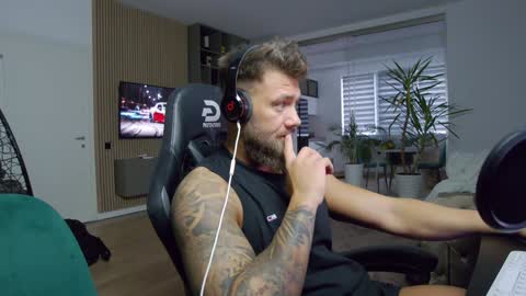 Erik online show from 12/09/24, 11:26