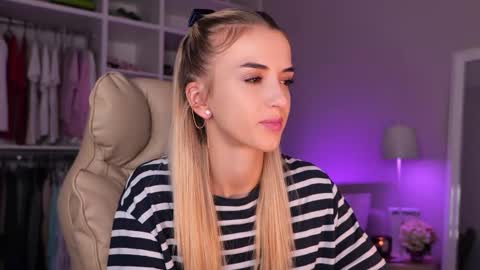 entya online show from 09/30/25, 05:45