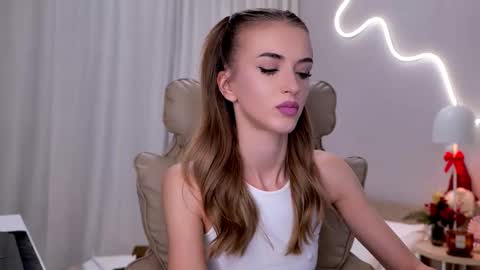 entya online show from 12/15/25, 07:01