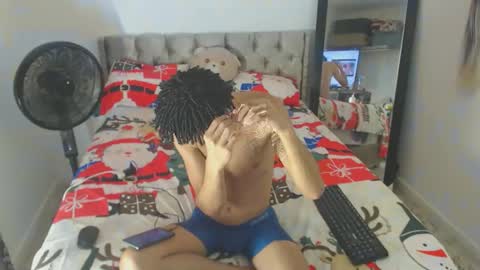 Snapshot of enyer_twin chatting on 12/17/25, 11:33 enyer_twin online show from 12/17/25, 11:33