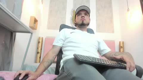 Snapshot of enzo_turner chatting on 01/07/26, 06:49 online show from 01/07/26, 06:49