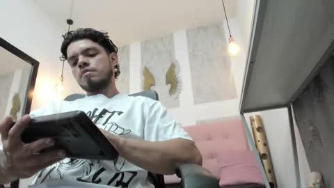 Snapshot of enzo_turner chatting on 01/11/26, 03:33 online show from 01/11/26, 03:33