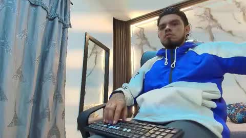 Snapshot of enzo_turner chatting on 01/15/26, 03:44 online show from 01/15/26, 03:44