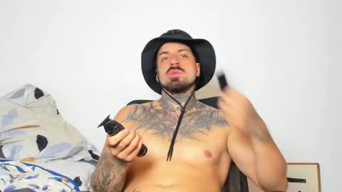 Enzo Aren online show from 10/20/25, 01:06