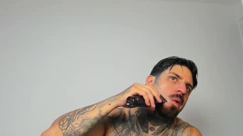 Enzo Aren online show from 11/11/25, 02:55