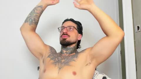 Enzo Aren online show from 11/28/25, 06:32