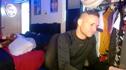 enzoyarack online show from 11/08/25, 02:12