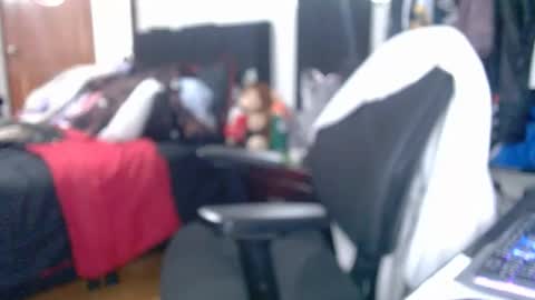 enzoyarack online show from 11/20/25, 02:23