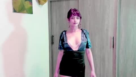 Leyla online show from 10/17/25, 10:45