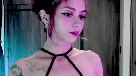 Leyla online show from 12/04/25, 08:06