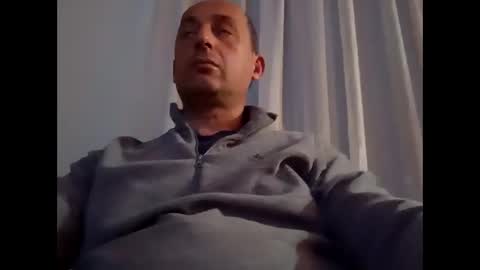 Snapshot of epu17 chatting on 10/19/25, 06:19 epu17 online show from 10/19/25, 06:19